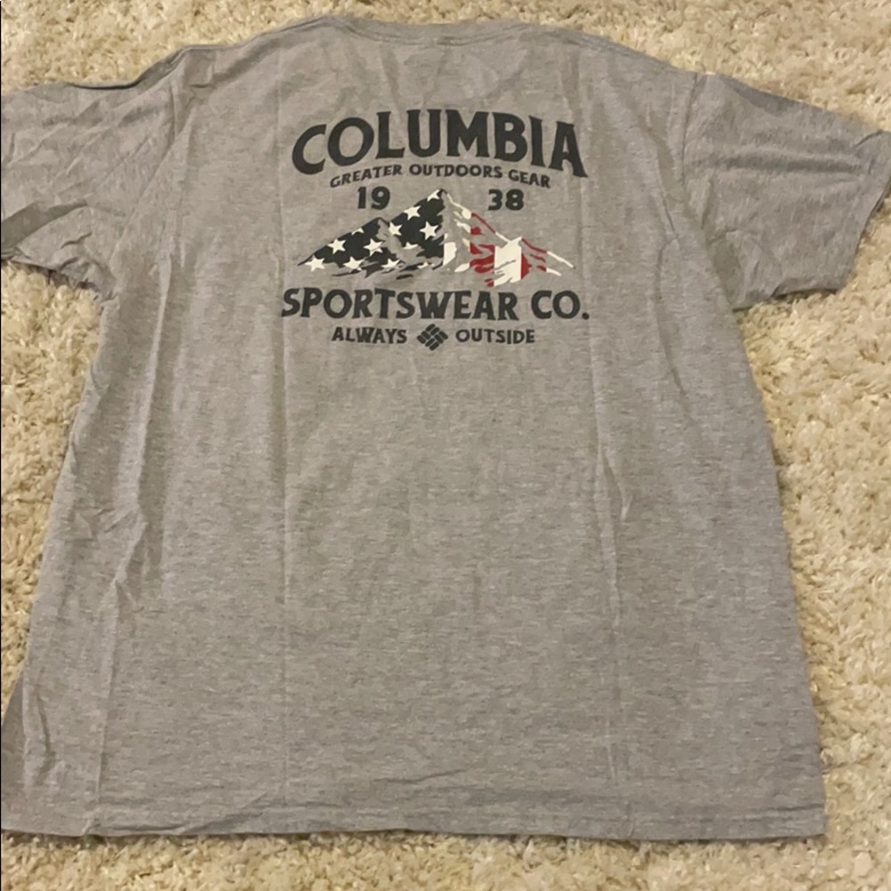 Men’s gray Columbia shirt. - Picture 2 of 2